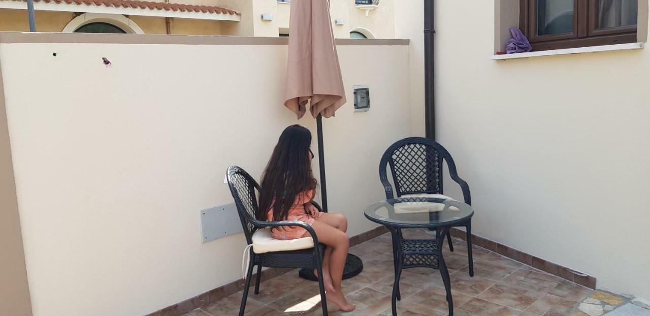 Albeldi' Otel Domus De Maria Dış mekan fotoğraf